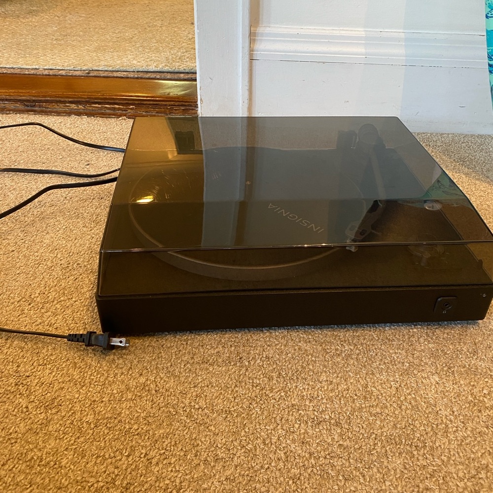 Insignia Bluetooth Stereo Turntable - Black